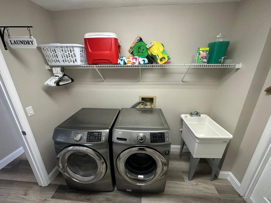 Manatee Oasis Weeki Wachee Family Fun Pool Home Spring Hill Esterno foto