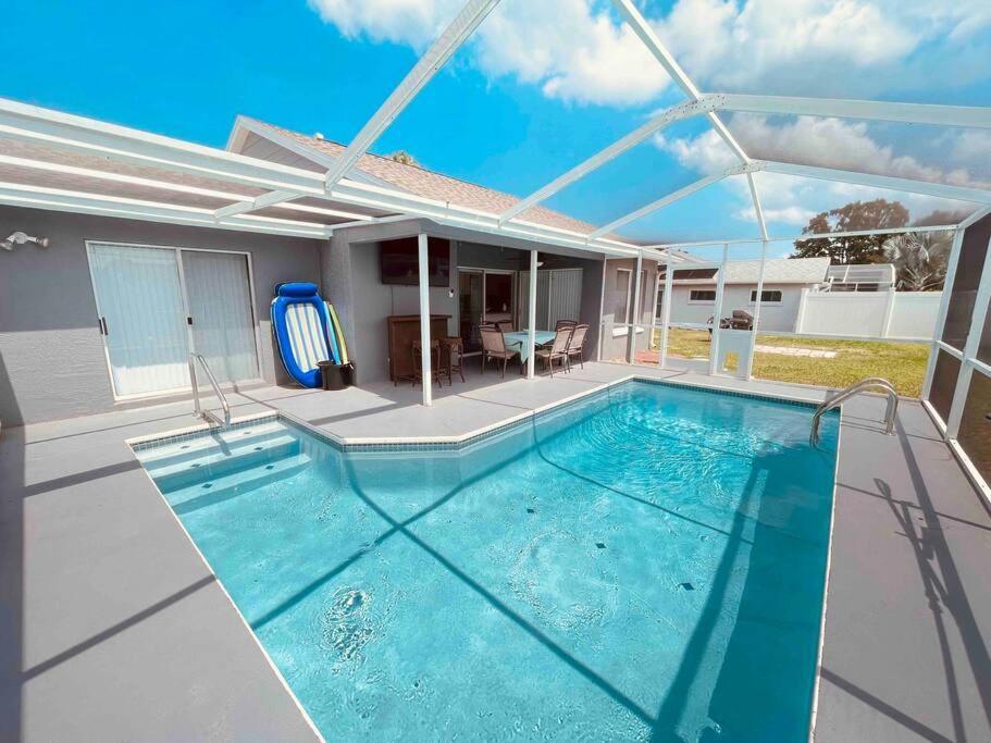 Manatee Oasis Weeki Wachee Family Fun Pool Home Spring Hill Esterno foto